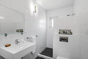 Nature Private Pool Gazebo Outdoor Dining