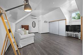 Nature Private Pool Gazebo Outdoor Dining