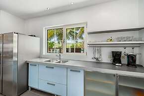 Nature Private Pool Gazebo Outdoor Dining