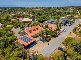 Nature Private Pool Gazebo Outdoor Dining