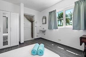 Nature Private Pool Gazebo Outdoor Dining