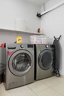 High-end Pool Getaway Upscale 5 Location BBQ