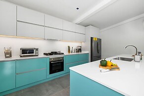 4BR 3BA Newly Built w Private Pool 5 min 2 Beach