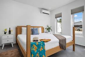 4BR 3BA Newly Built w Private Pool 5 min 2 Beach