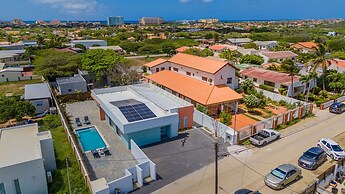 4BR 3BA Newly Built w Private Pool 5 min 2 Beach