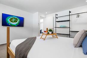 4BR 3BA Newly Built w Private Pool 5 min 2 Beach