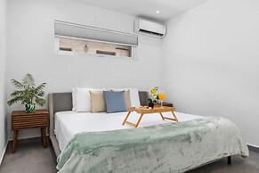 4BR 3BA Newly Built w Private Pool 5 min 2 Beach