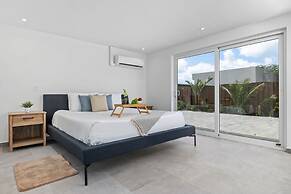 4BR 3BA Newly Built w Private Pool 5 min 2 Beach