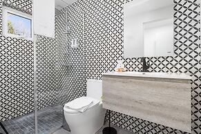 4BR 3BA Newly Built w Private Pool 5 min 2 Beach