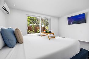 4BR 3BA Newly Built w Private Pool 5 min 2 Beach