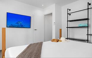 4BR 3BA Newly Built w Private Pool 5 min 2 Beach