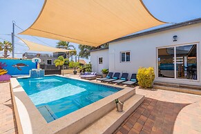3br2ba Great Location Private Pool Amenities