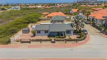 3br2ba Great Location Private Pool Amenities