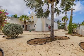 Charming Cunucu Home Pvt Pool Outdoor Kitchen