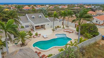 Charming Cunucu Home Pvt Pool Outdoor Kitchen