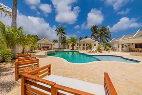 Charming Cunucu Home Pvt Pool Outdoor Kitchen