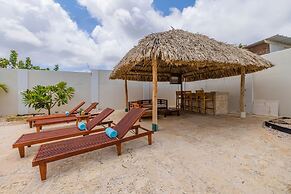 Charming Cunucu Home Pvt Pool Outdoor Kitchen