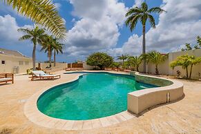 Charming Cunucu Home Pvt Pool Outdoor Kitchen