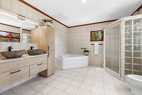 Charming Cunucu Home Pvt Pool Outdoor Kitchen