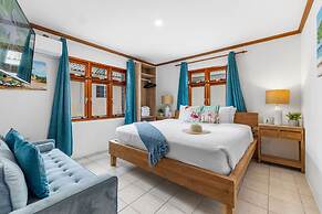 Charming Cunucu Home Pvt Pool Outdoor Kitchen