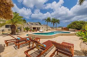 Charming Cunucu Home Pvt Pool Outdoor Kitchen