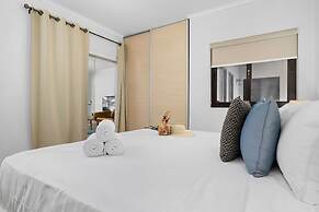 Modern 3br2ba 24 7 Security Pools Restaurant