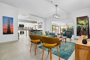 Modern 3br2ba 24 7 Security Pools Restaurant