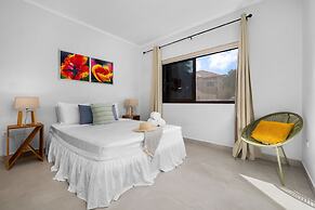 Modern 3br2ba 24 7 Security Pools Restaurant