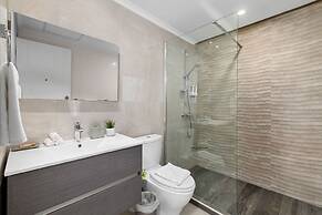 Modern 3br2ba 24 7 Security Pools Restaurant