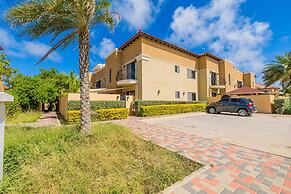 Modern 3br2ba 24 7 Security Pools Restaurant