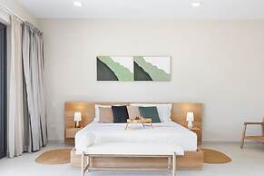 High-end Villa Walk to Beach Pool Ocean View