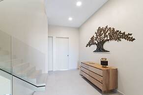 High-end Villa Walk to Beach Pool Ocean View