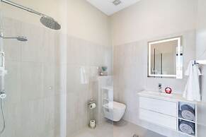 High-end Villa Walk to Beach Pool Ocean View