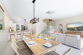 High-end Villa Walk to Beach Pool Ocean View