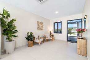 High-end Villa Walk to Beach Pool Ocean View