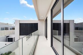 High-end Villa Walk to Beach Pool Ocean View