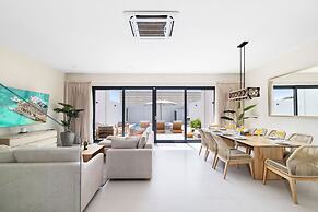 High-end Villa Walk to Beach Pool Ocean View