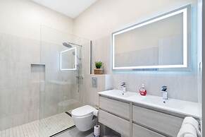 High-end Villa Walk to Beach Pool Ocean View