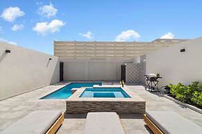 High-end Villa Walk to Beach Pool Ocean View