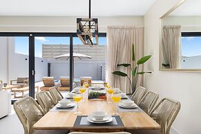 High-end Villa Walk to Beach Pool Ocean View