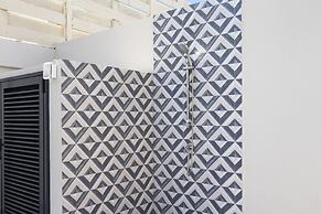 High-end Villa Walk to Beach Pool Ocean View