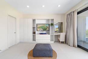 High-end Villa Walk to Beach Pool Ocean View