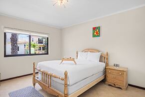 Gold Coast 4br4 5BA Villa w Privatepool Gym