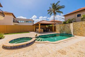 Gold Coast 4br4 5BA Villa w Privatepool Gym
