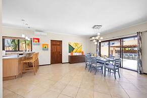 Gold Coast 4br4 5BA Villa w Privatepool Gym