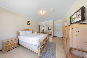 Gold Coast 4br4 5BA Villa w Privatepool Gym