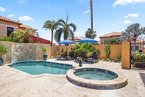 Gold Coast 4br4 5BA Villa w Privatepool Gym