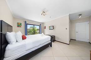 Gold Coast 4br4 5BA Villa w Privatepool Gym