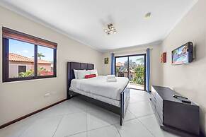 Gold Coast 4br4 5BA Villa w Privatepool Gym