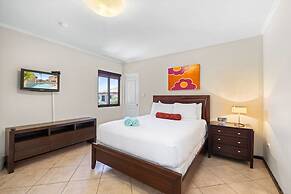 Gold Coast 4br4 5BA Villa w Privatepool Gym